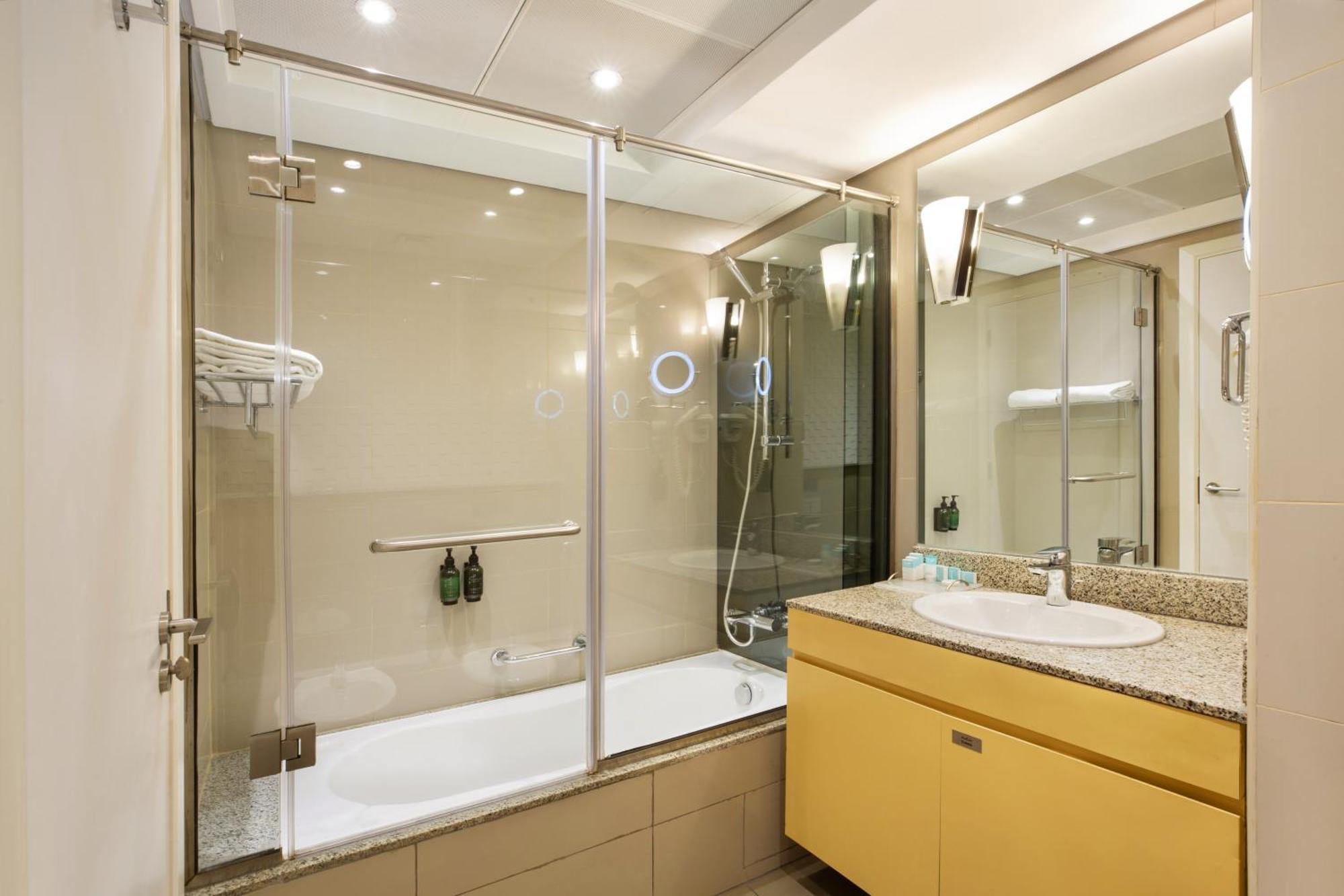 Hotel Royal Continental 4*