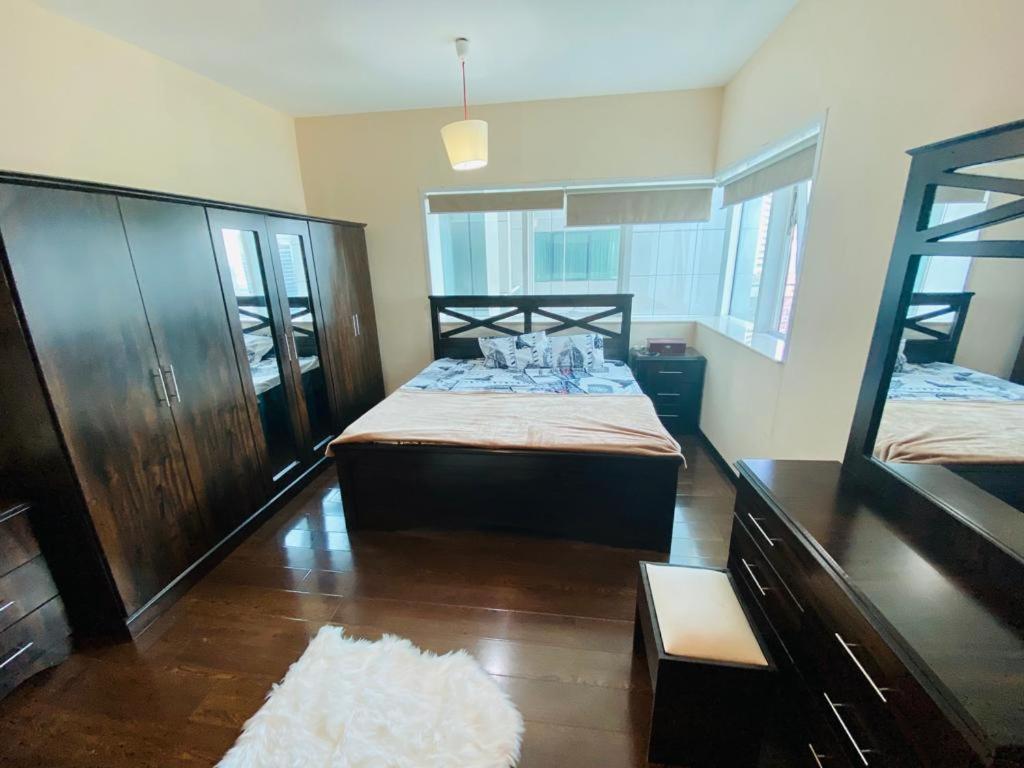 Hospedagem domiciliar Amazing Couples Private Close To Mall Of Emirates Dubai