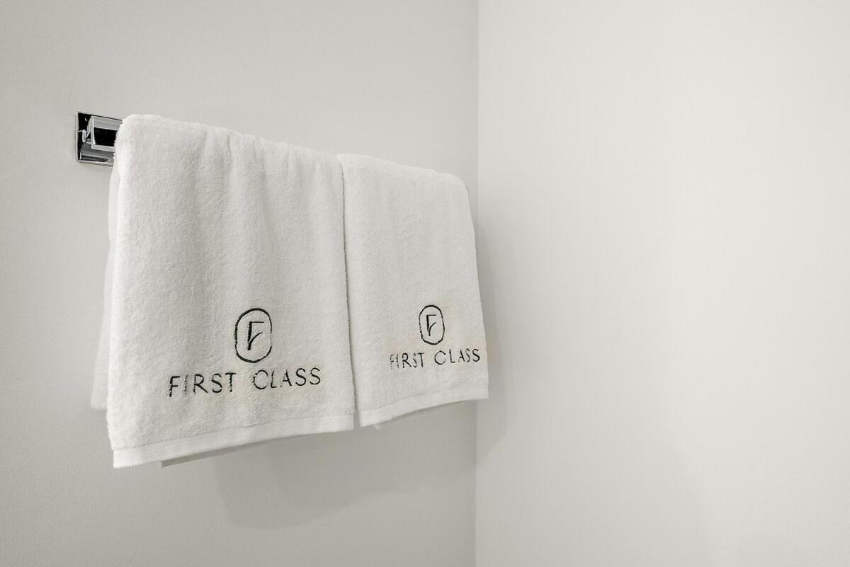 Apartment First Class 2br Upscale Duplex Living *