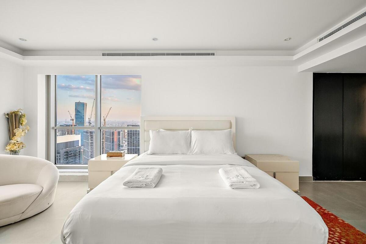 First Class 2br Upscale Duplex Living * Dubai