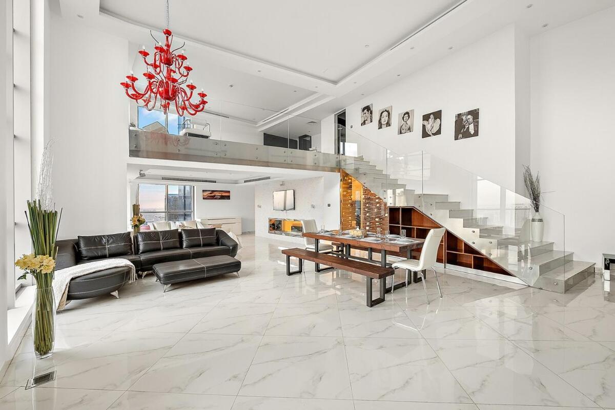 Apartment First Class 2br Upscale Duplex Living