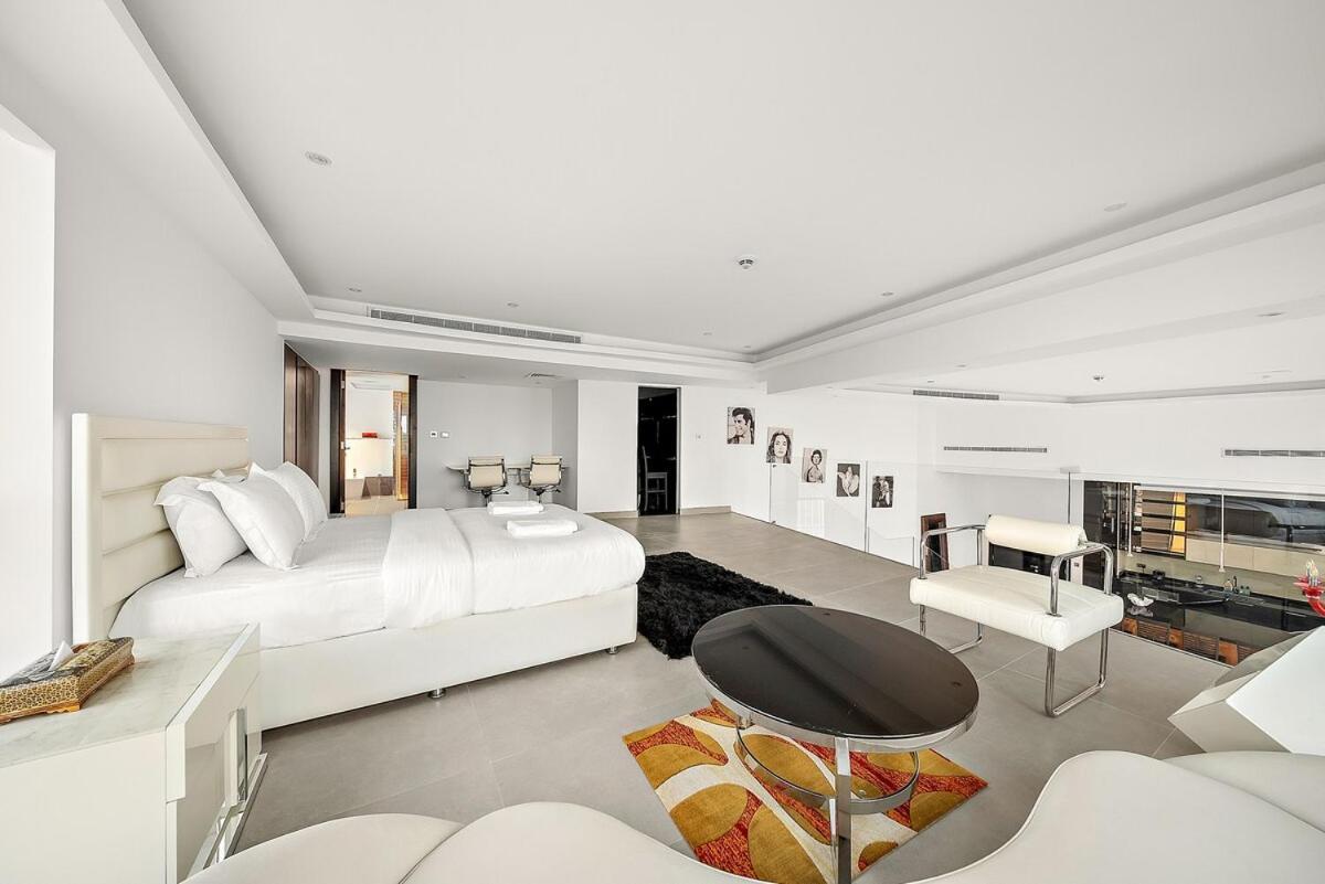 First Class 2br Upscale Duplex Living Apartment *