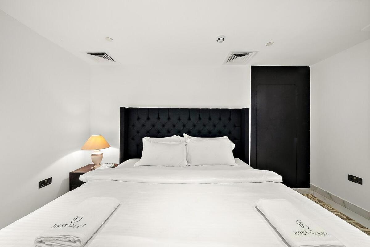 First Class 2br Upscale Duplex Living *