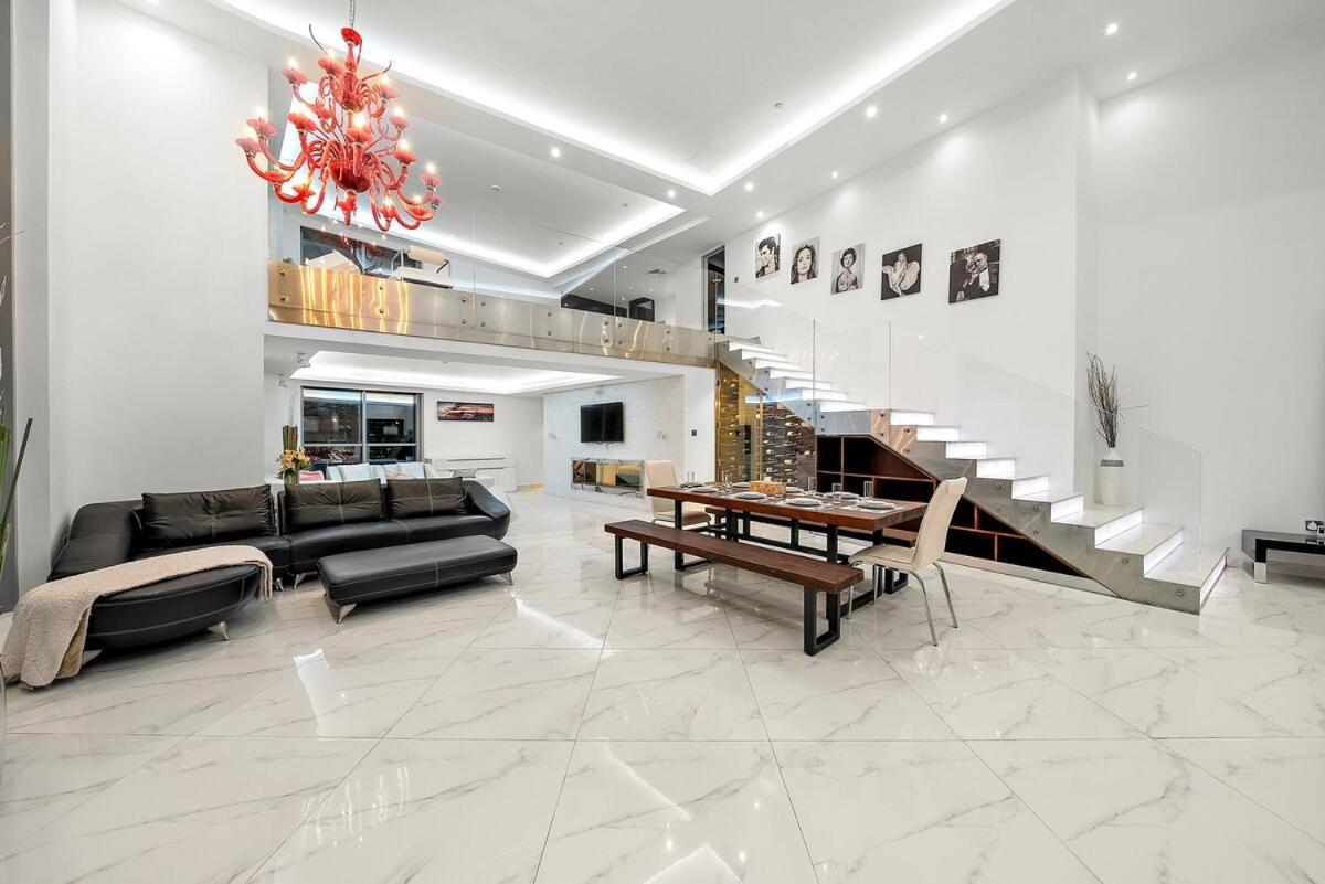 First Class 2br Upscale Duplex Living Apartment *