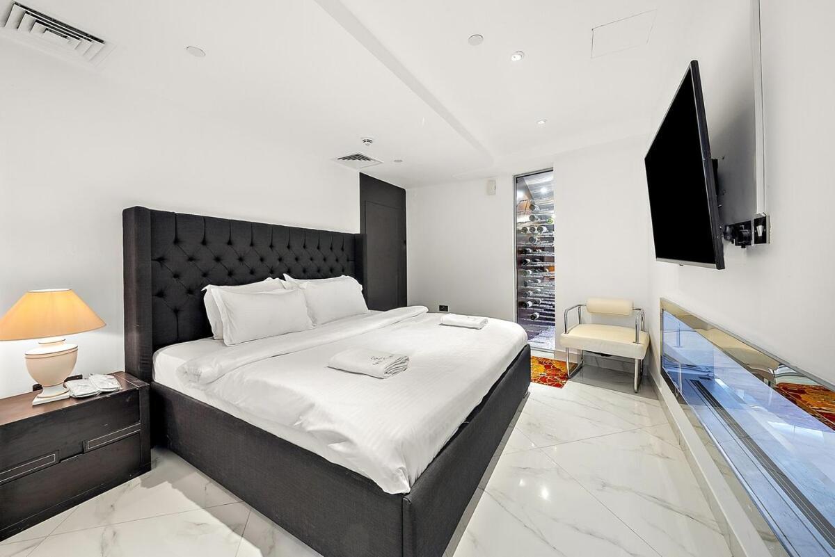 Apartment First Class 2br Upscale Duplex Living Dubai