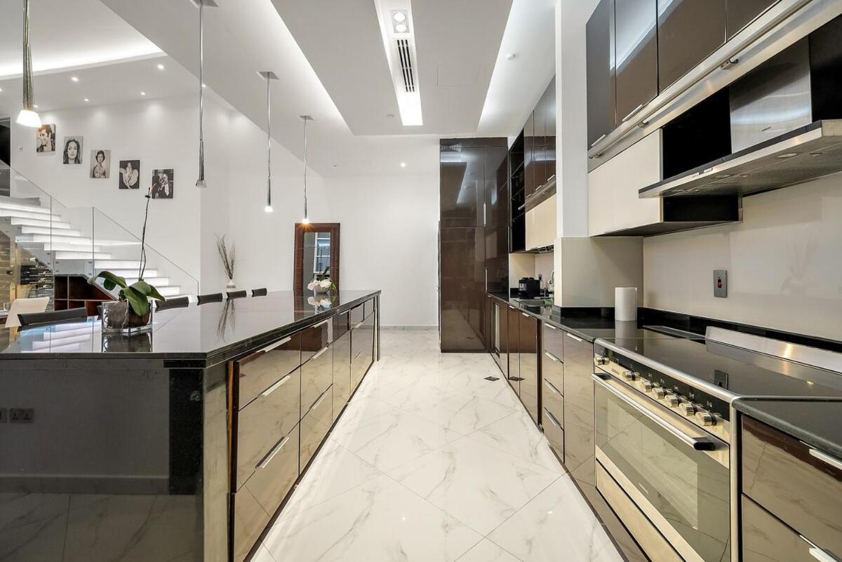 First Class 2br Upscale Duplex Living Dubai