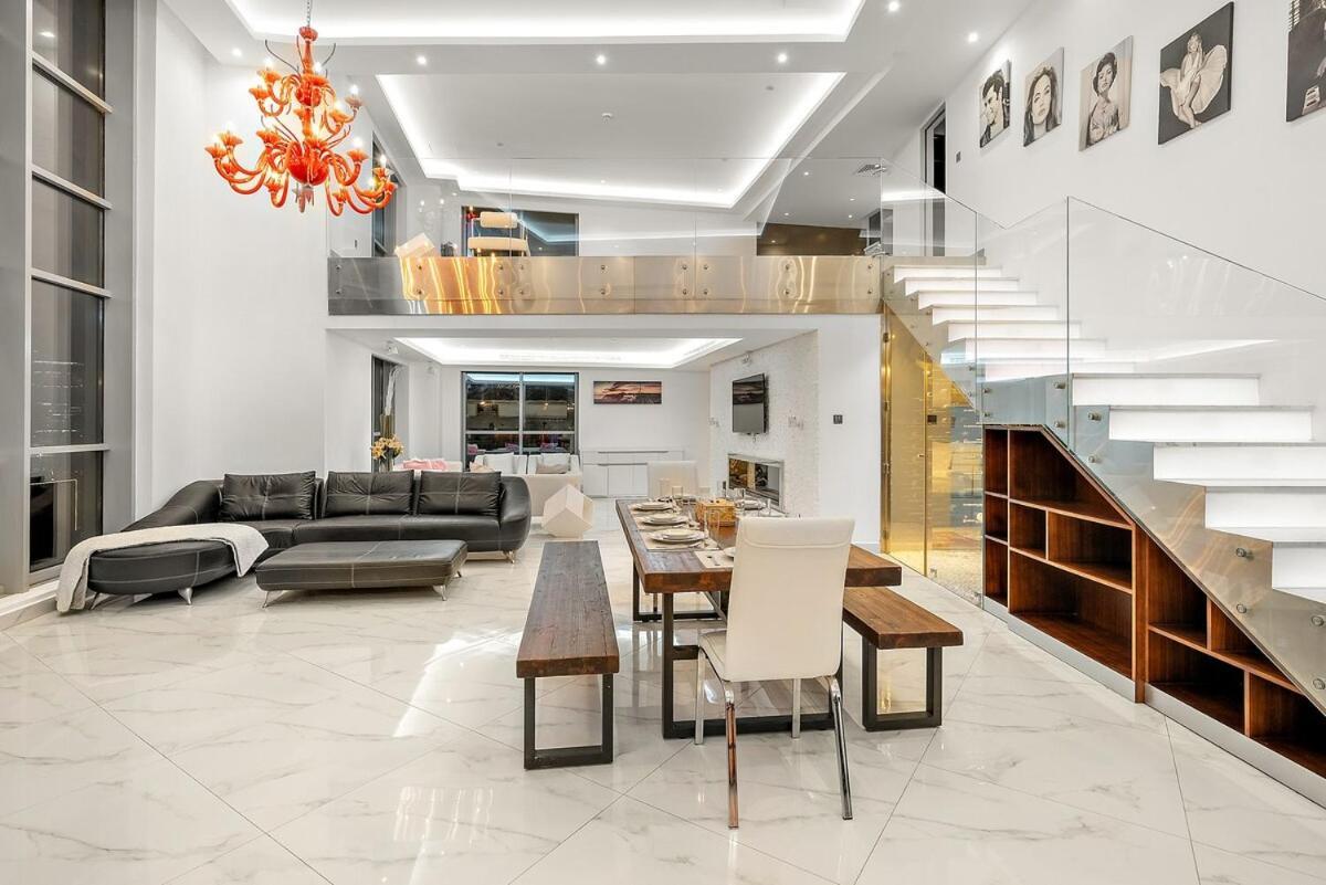 First Class 2br Upscale Duplex Living Apartment