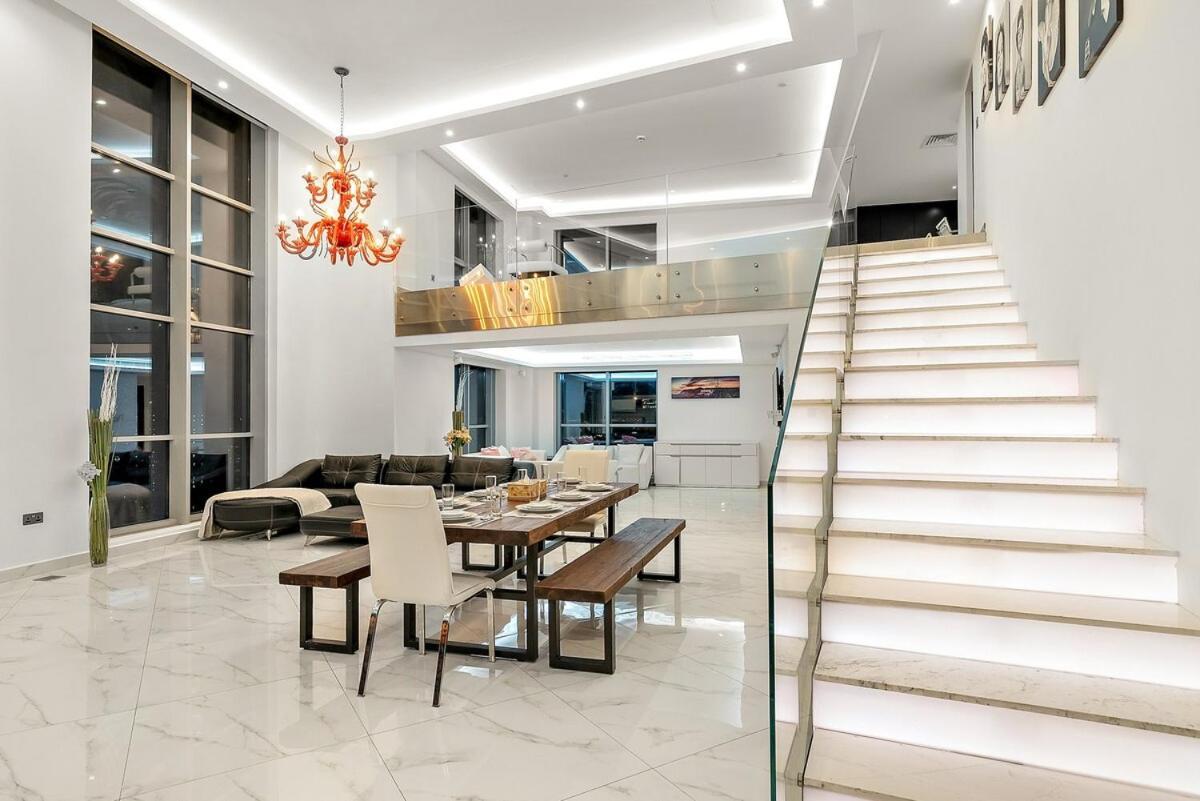 Apartment First Class 2br Upscale Duplex Living