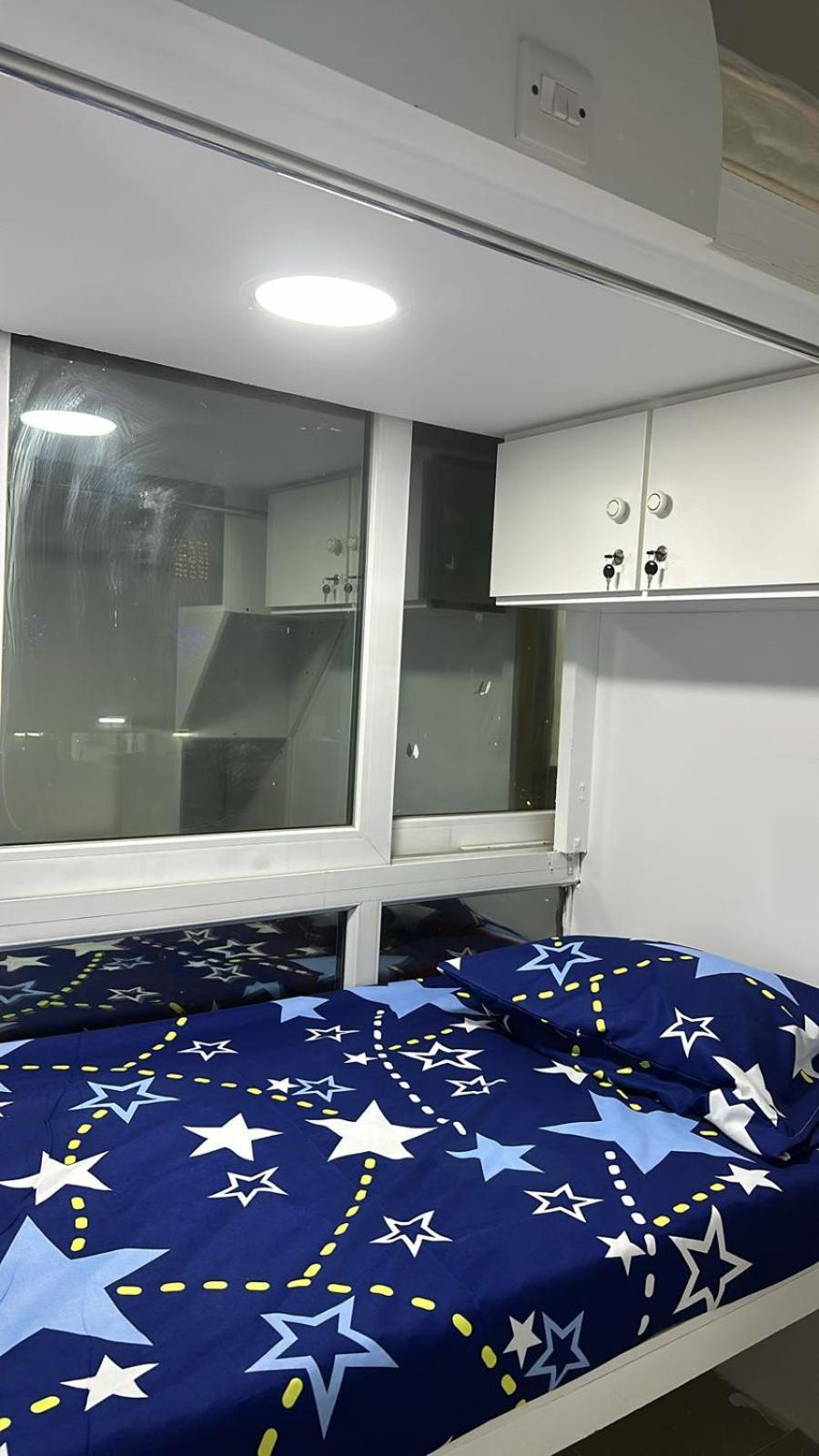 Brand New Unisex Budget Family In Center Of Bur * Dubai
