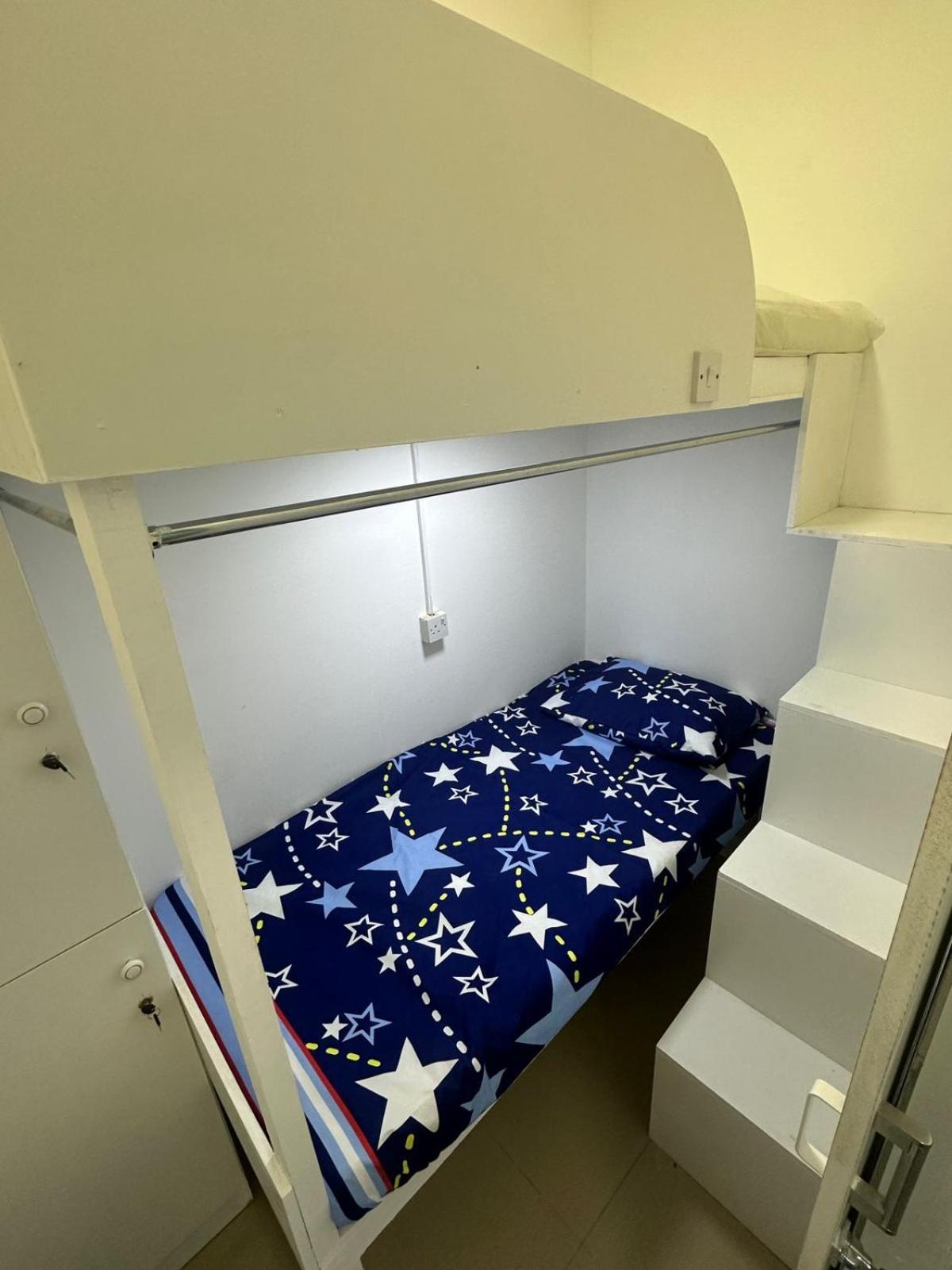 Brand New Unisex Budget Family In Center Of Bur * Dubai