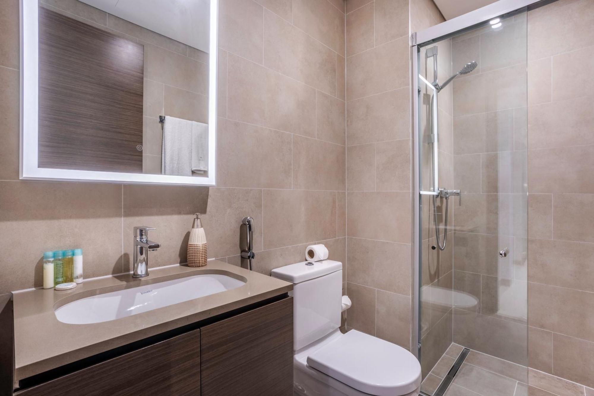 By Latinem Luxury 1br Study Cv A2712 Near Downtown Apartment *
