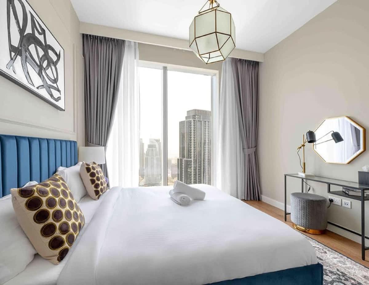 Luxurious 4br, Burj Khalifa & Full Fountain View, Downtown *