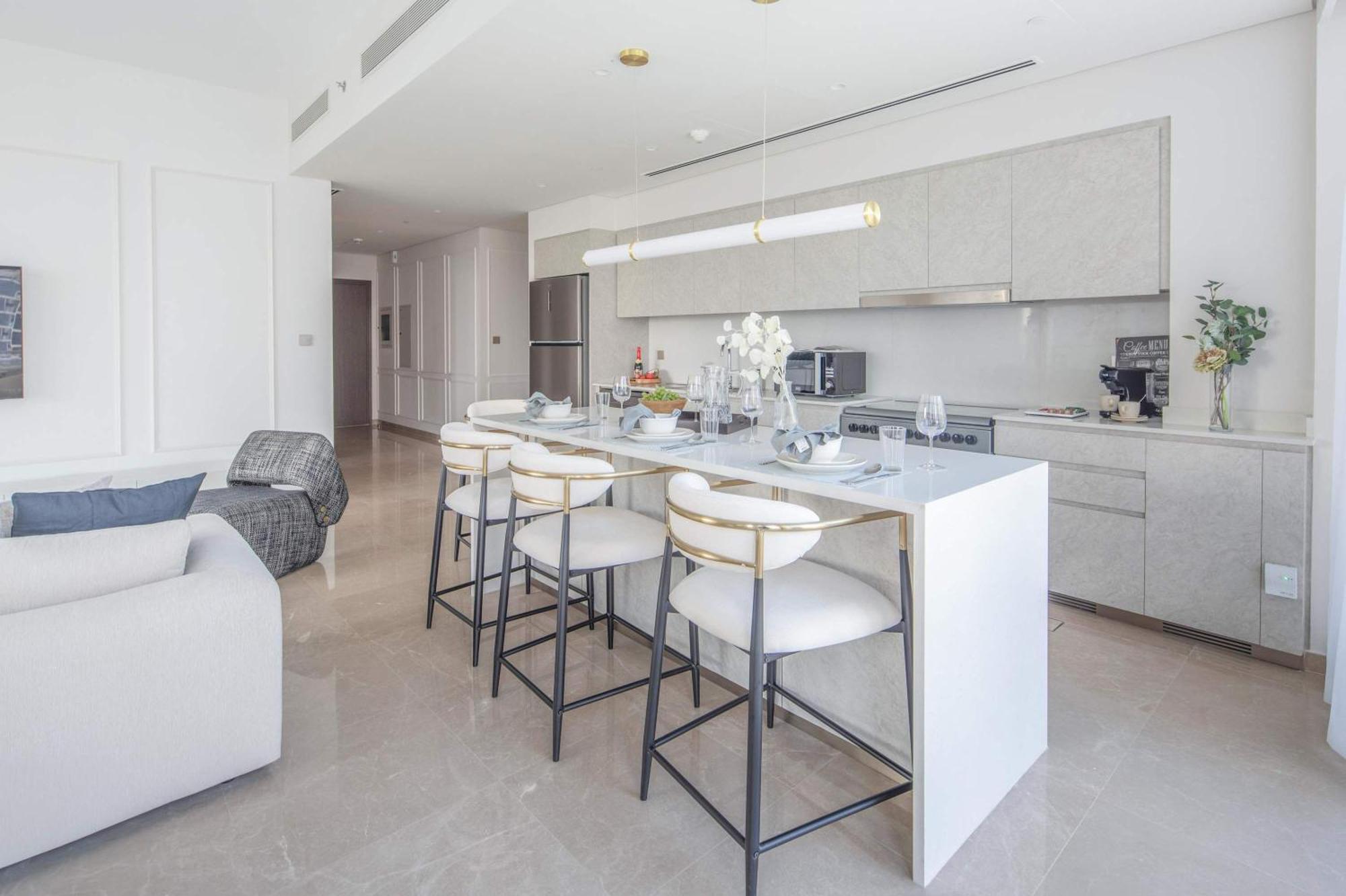 Frank Porter - Grande Signature Residences * Dubai
