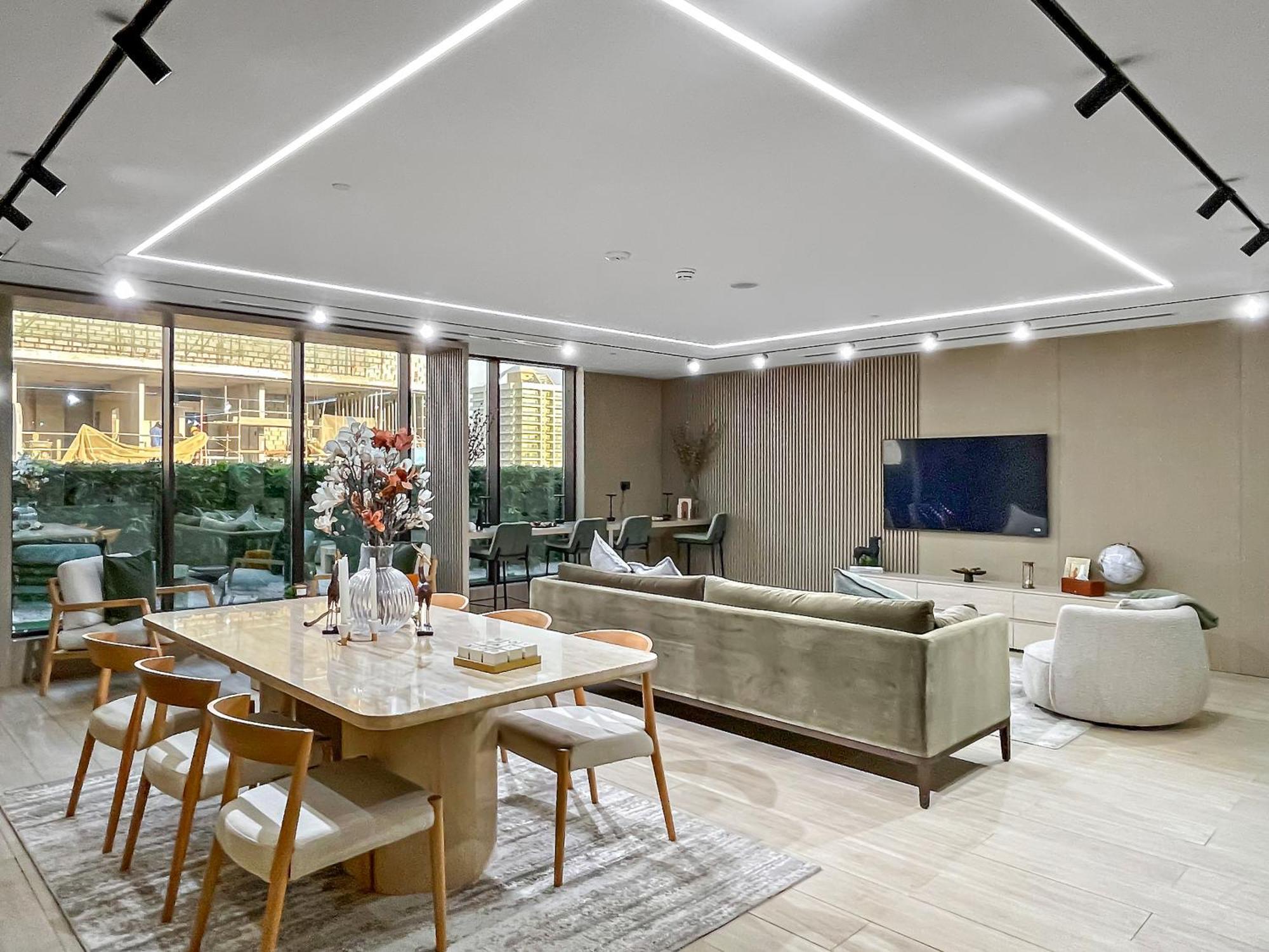 Apartment Chic With Balcony At Westwood Grande Dubai