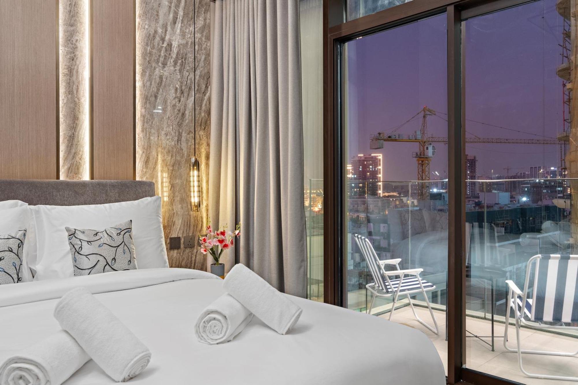Chic With Balcony At Westwood Grande Apartment *