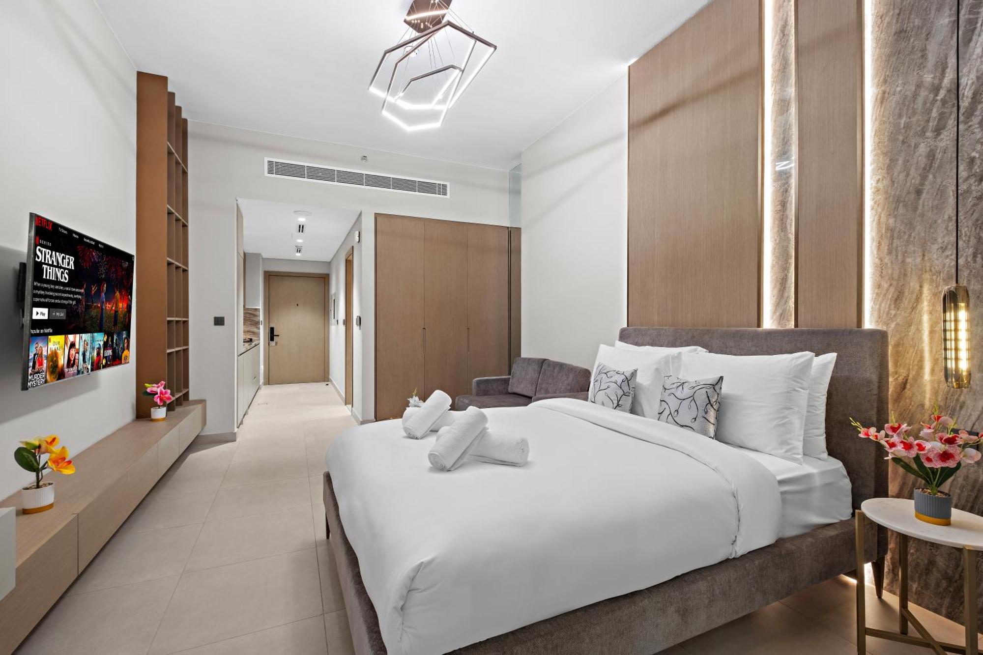 Apartment Chic With Balcony At Westwood Grande *