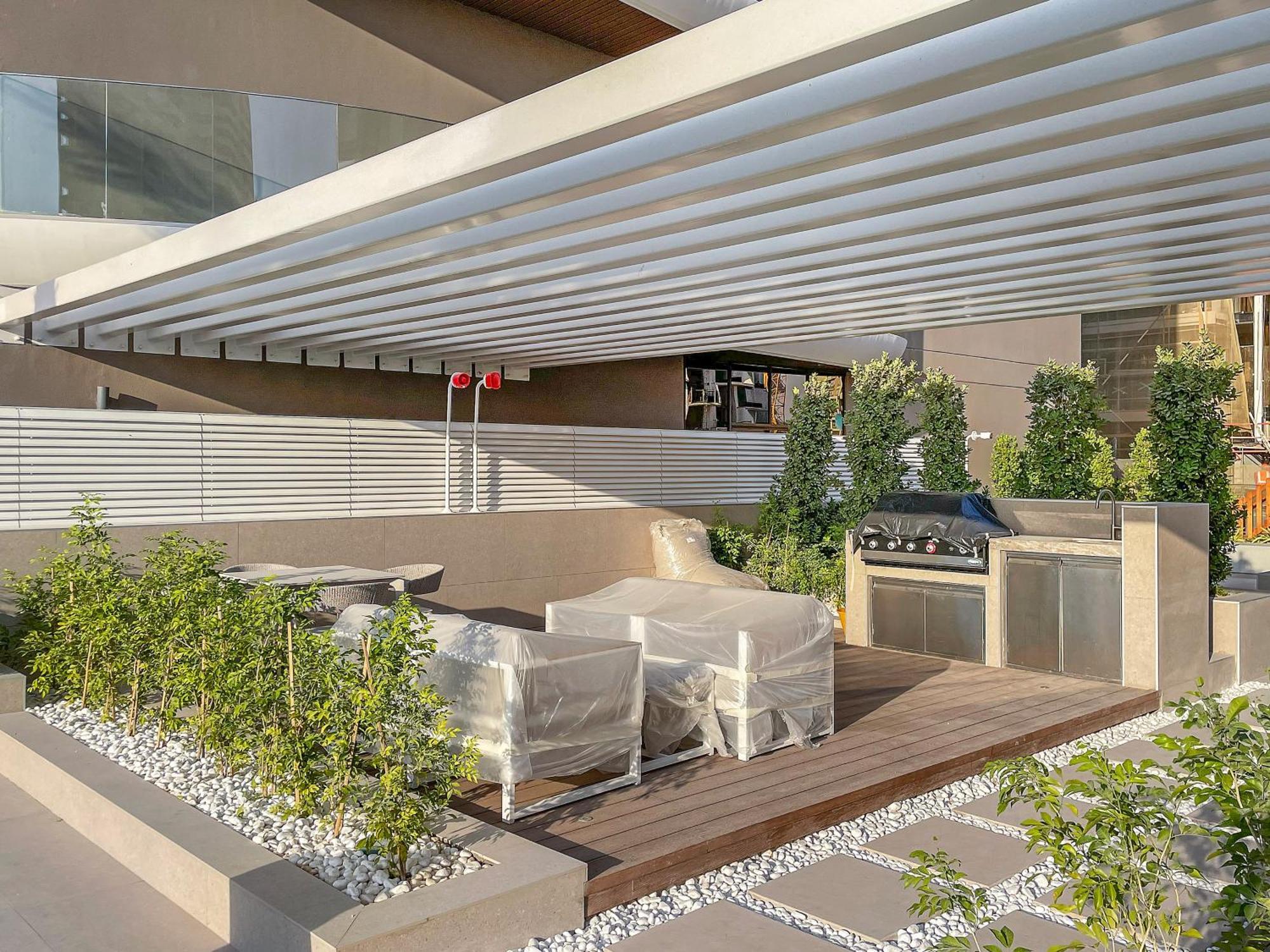 Chic With Balcony At Westwood Grande Apartment *