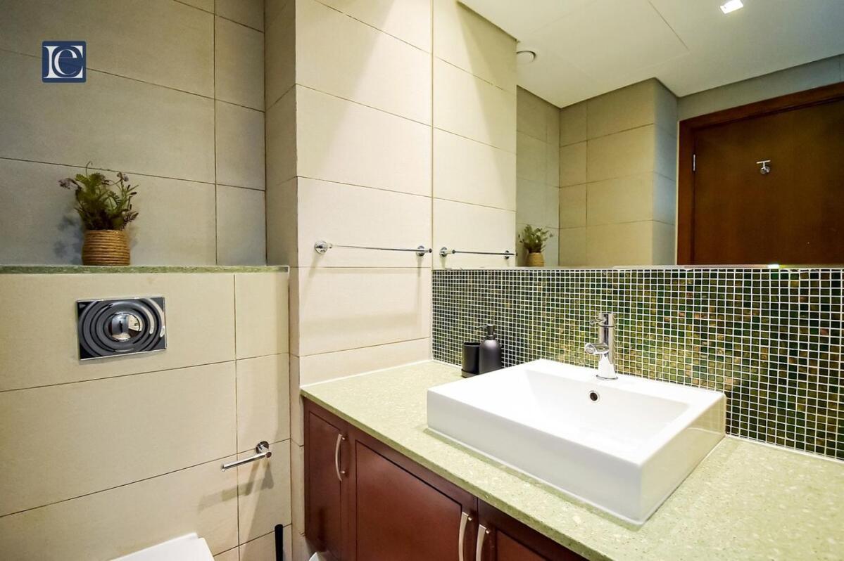 Apartment Exclusive 2br Marina 4, The Palm *