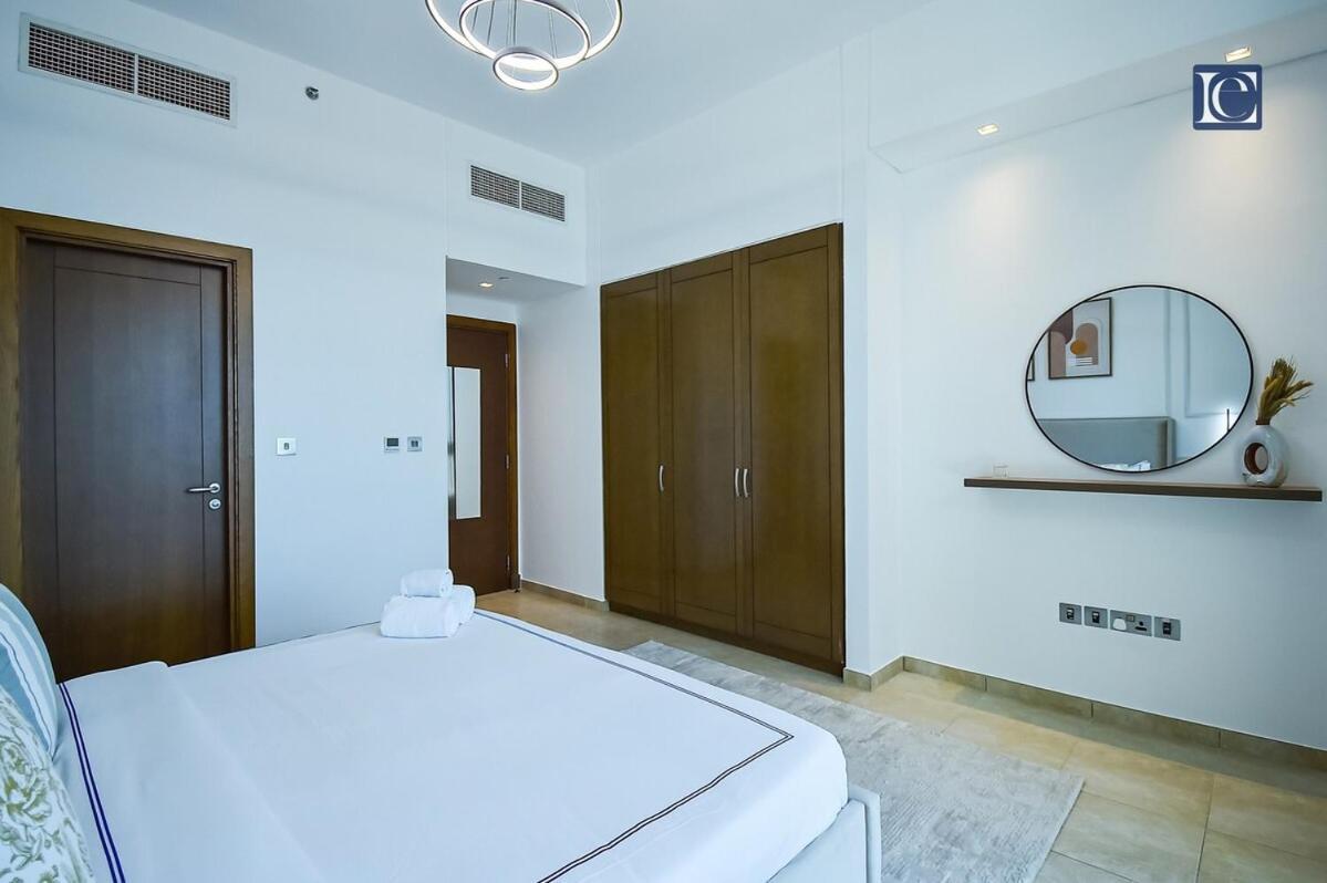 Apartment Exclusive 2br Marina 4, The Palm Dubai