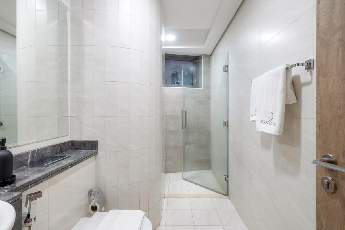 Apartment First Class 2br Burj Khalifa & Canal Views Dubai