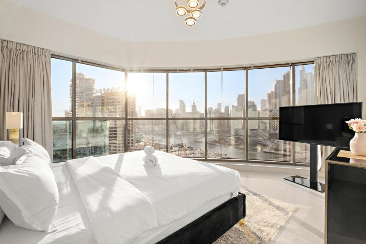 First Class 2br Burj Khalifa & Canal Views Apartment