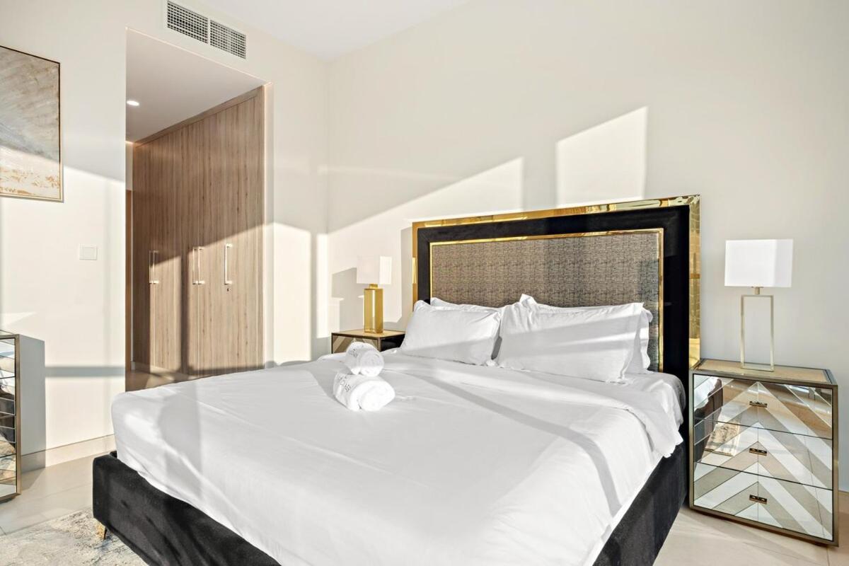 First Class 2br Burj Khalifa & Canal Views Dubai