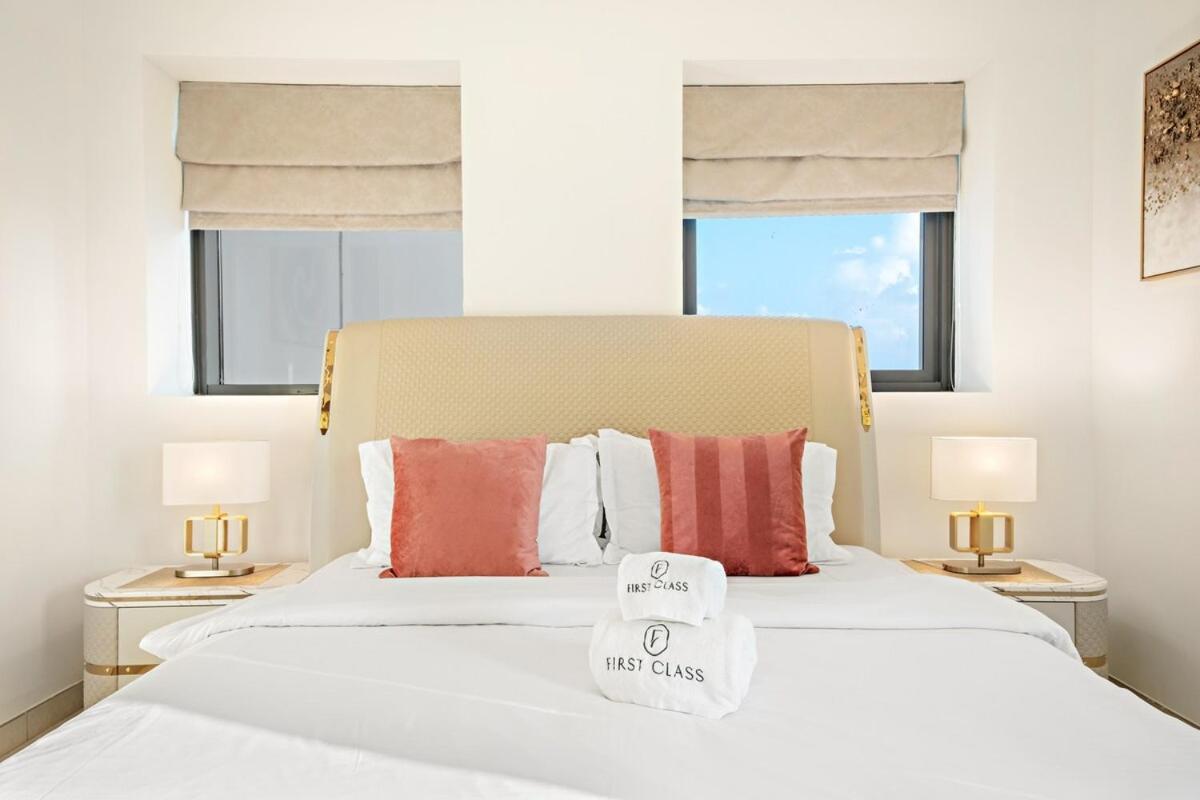 First Class 2br Burj Khalifa & Canal Views Apartment *