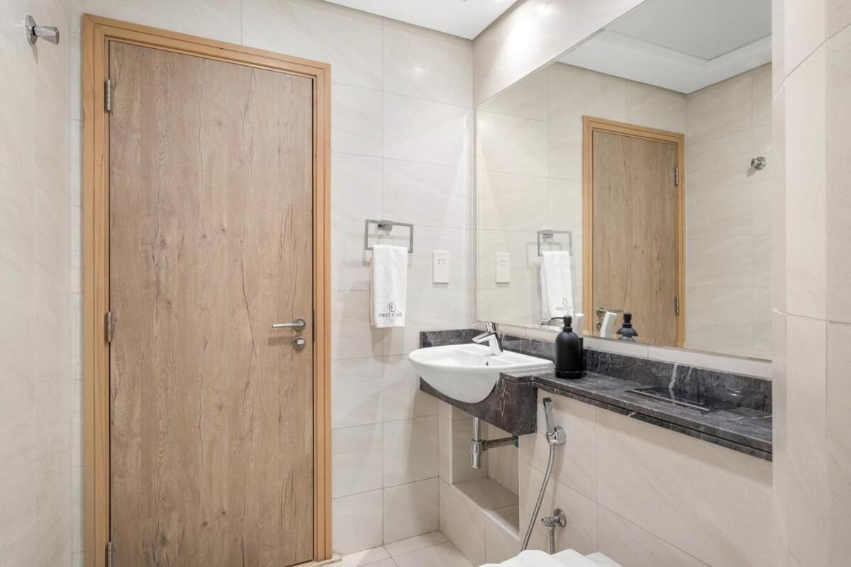 First Class 2br Burj Khalifa & Canal Views Apartment *