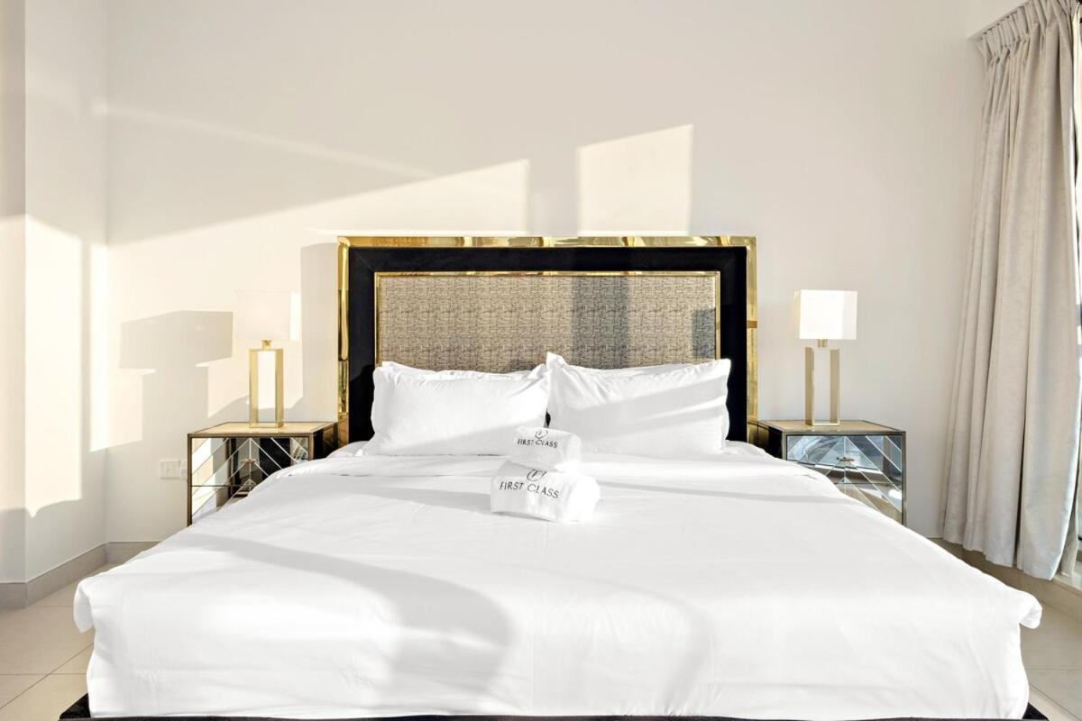 Apartment First Class 2br Burj Khalifa & Canal Views