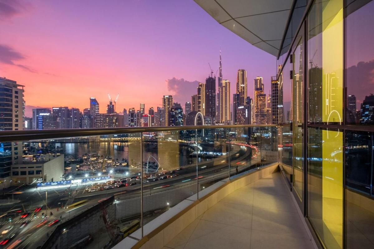 Apartment First Class 2br Burj Khalifa & Canal Views Dubai