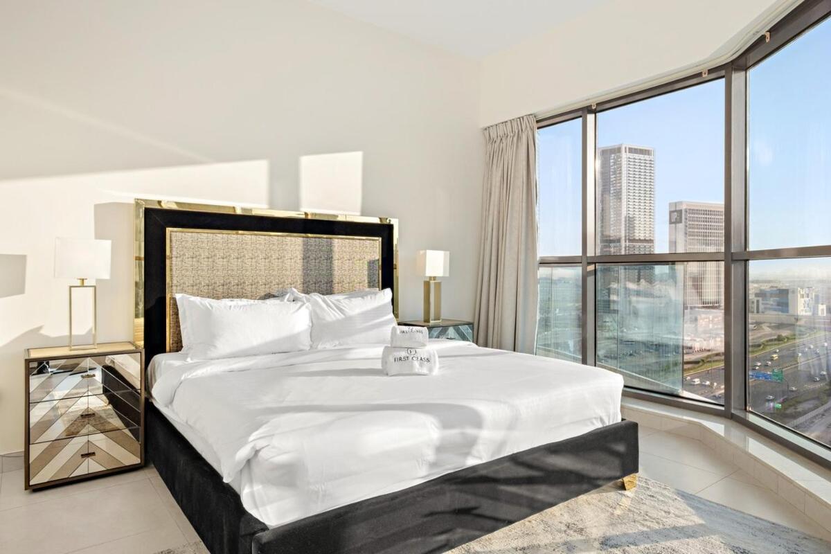 Apartment First Class 2br Burj Khalifa & Canal Views