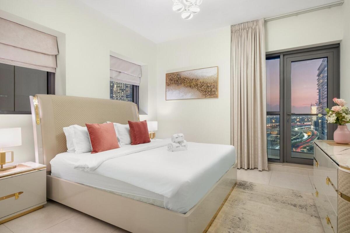 First Class 2br Burj Khalifa & Canal Views Apartment *