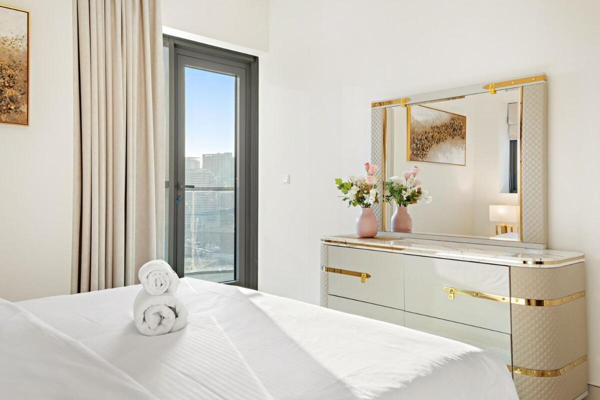 Apartment First Class 2br Burj Khalifa & Canal Views *