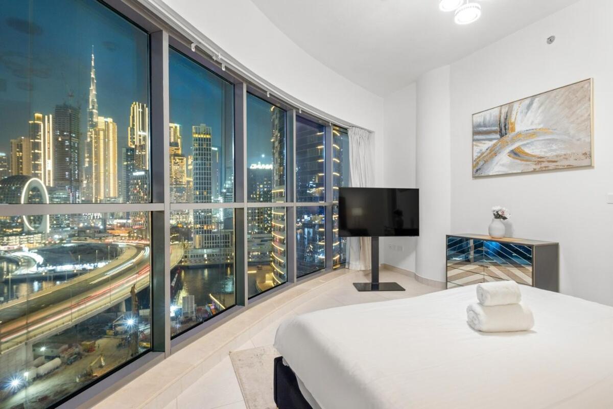 Apartment First Class 2br Burj Khalifa & Canal Views