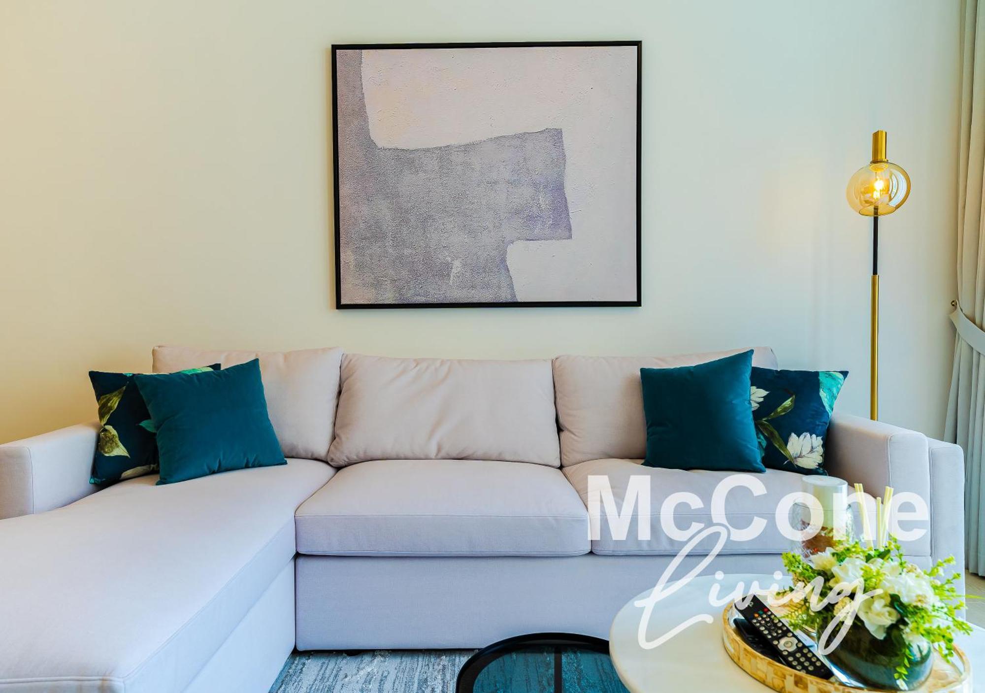 Sophisticated 1 Bed In Marina Apartment