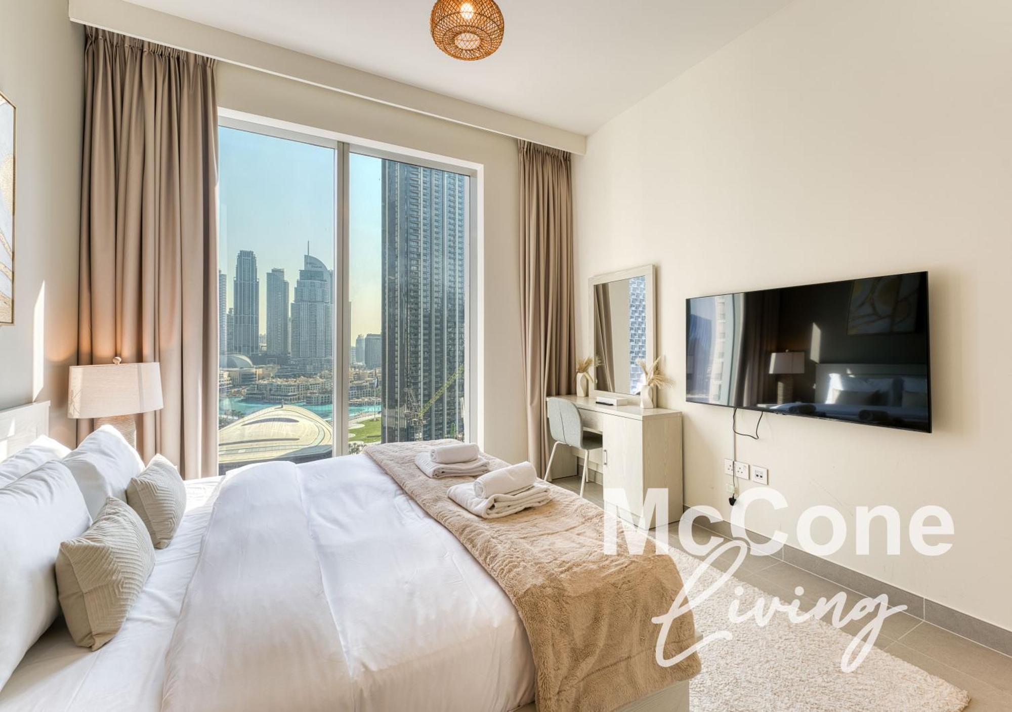 Lux 3br With Spectacular Downtown Views * Dubai
