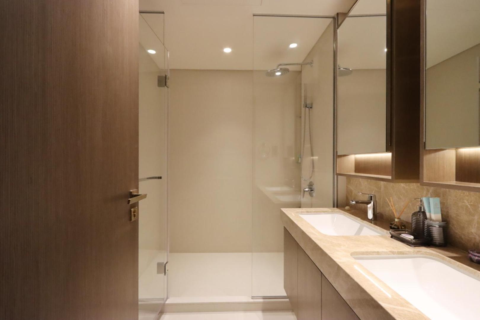 Livbnb-2br Iconic Living In Grand Bleu Apartment *
