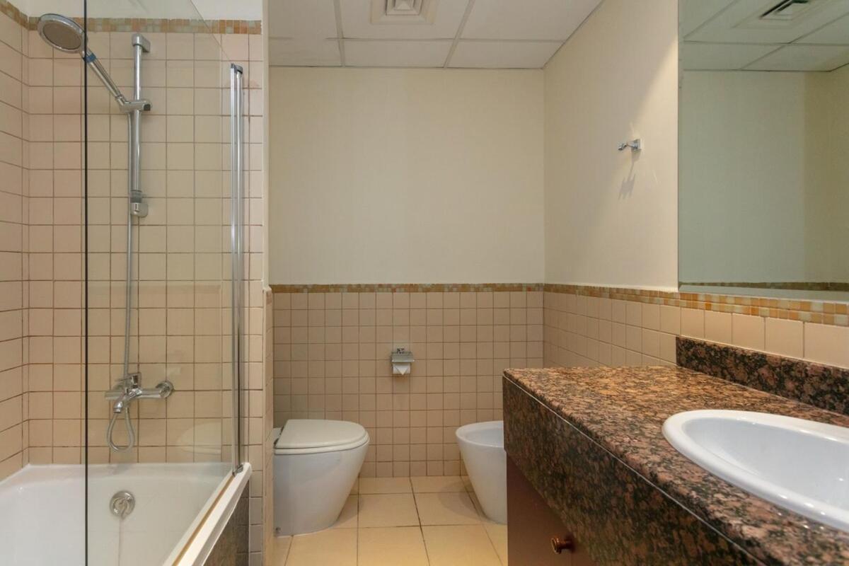Stylish Jbr Apartment, Steps From The