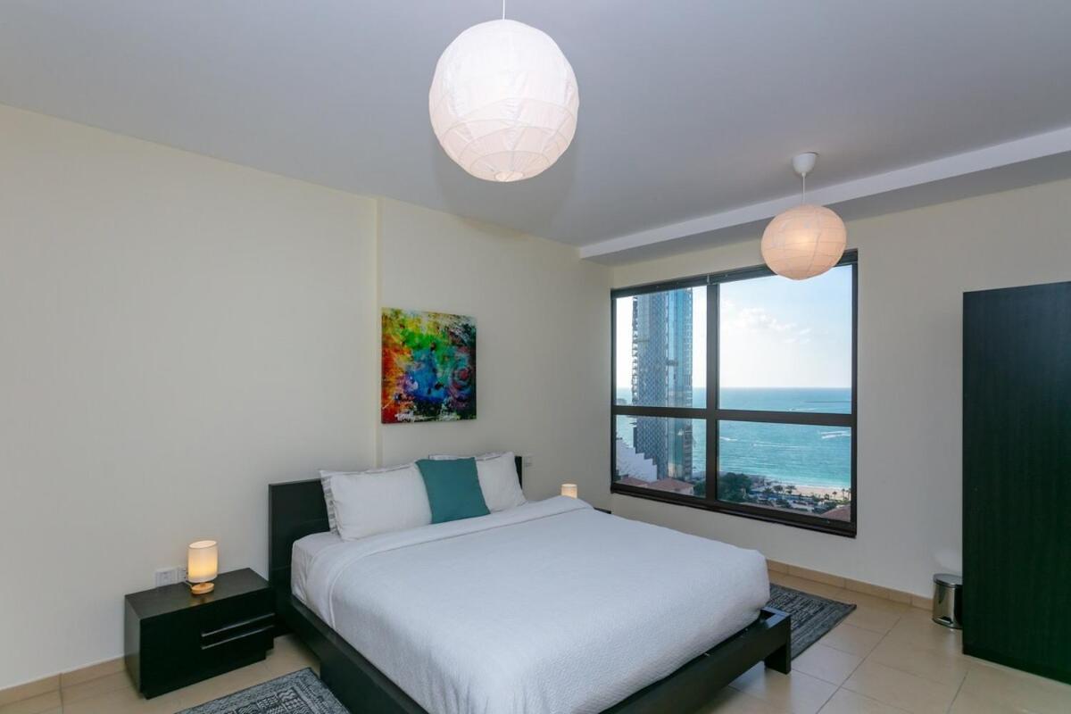 Stylish Jbr Apartment, Steps From The Apartment *
