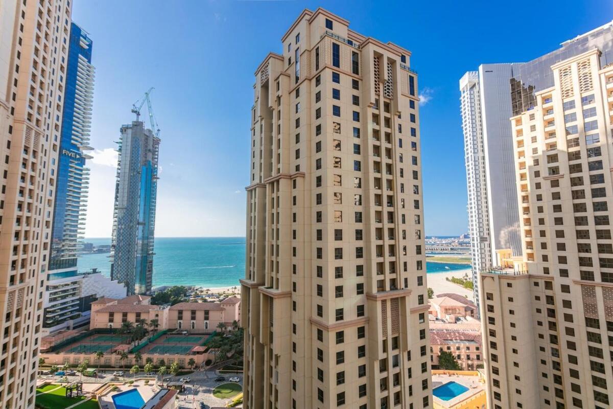 Stylish Jbr Apartment, Steps From The Apartment