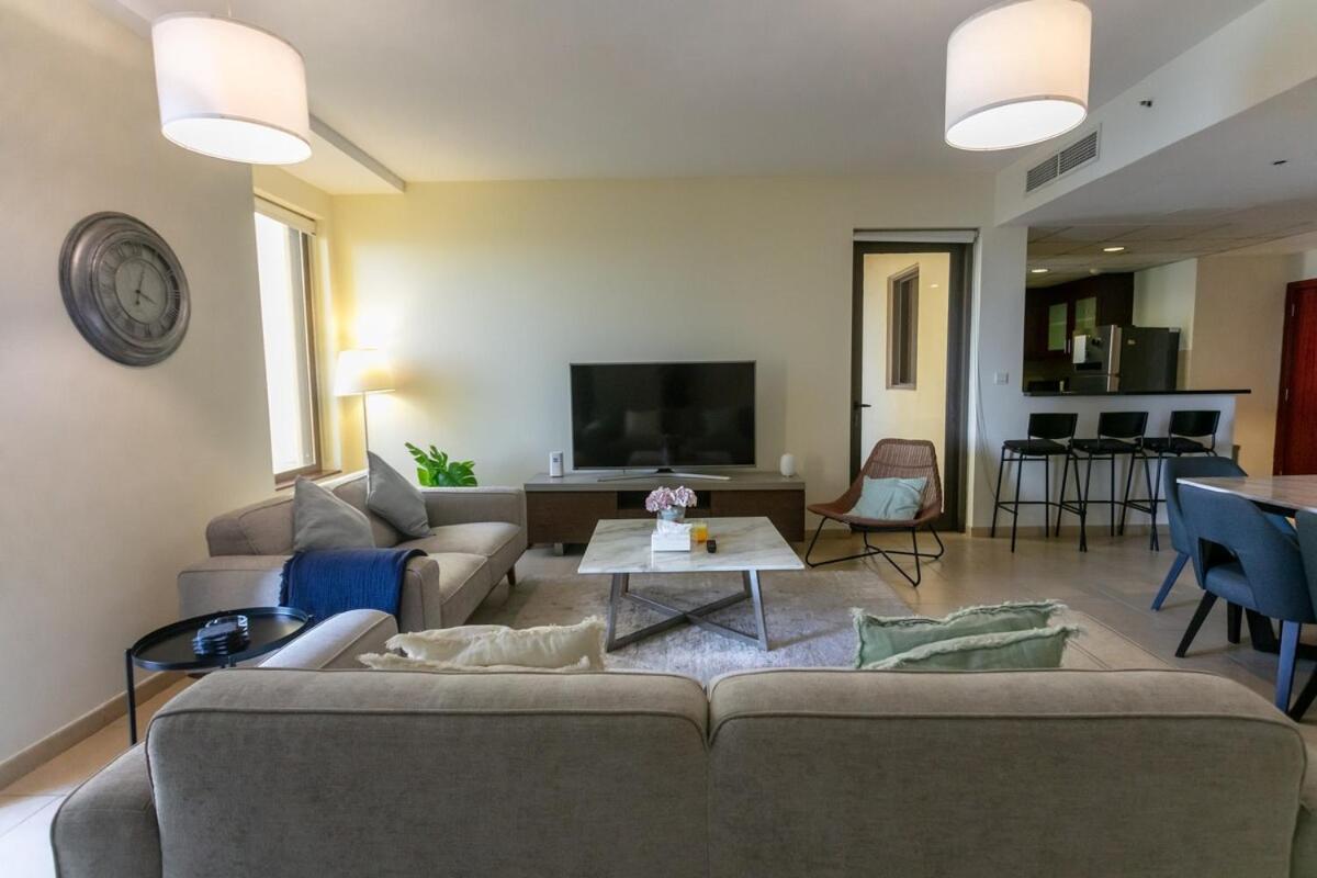 Stylish Jbr Apartment, Steps From The Apartment *