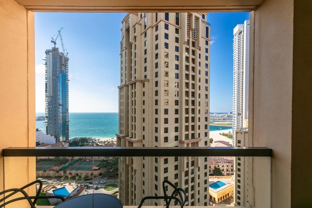 Stylish Jbr Apartment, Steps From The Dubai