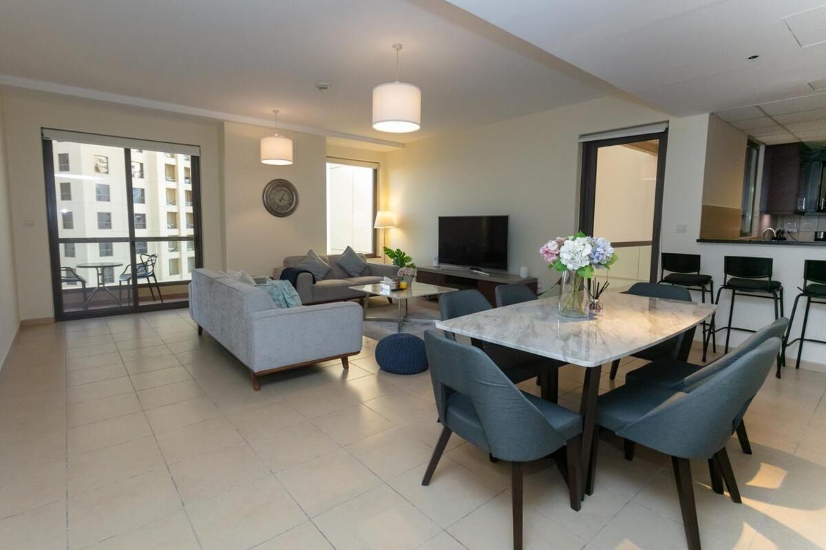 Stylish Jbr Apartment, Steps From The Apartment *