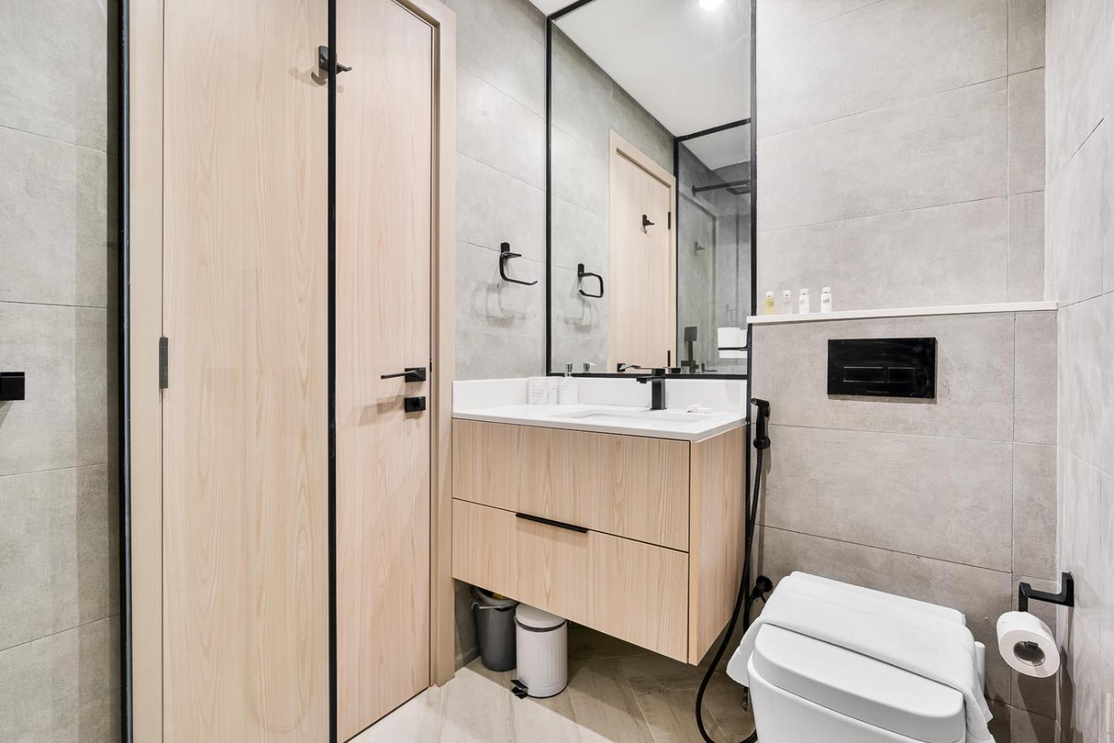 Stylish With Pool, Bbq Area & Playground Apartment