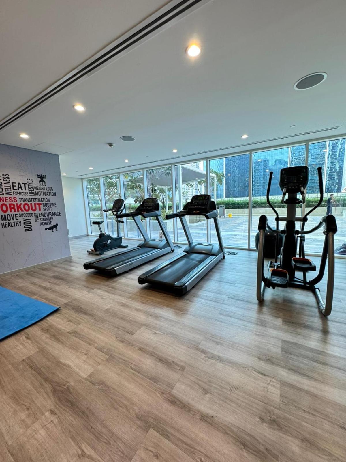 Chic 1-bedroom Retreat With Stunning Canal View Near Burj Khalifa & Business Bay Dubai