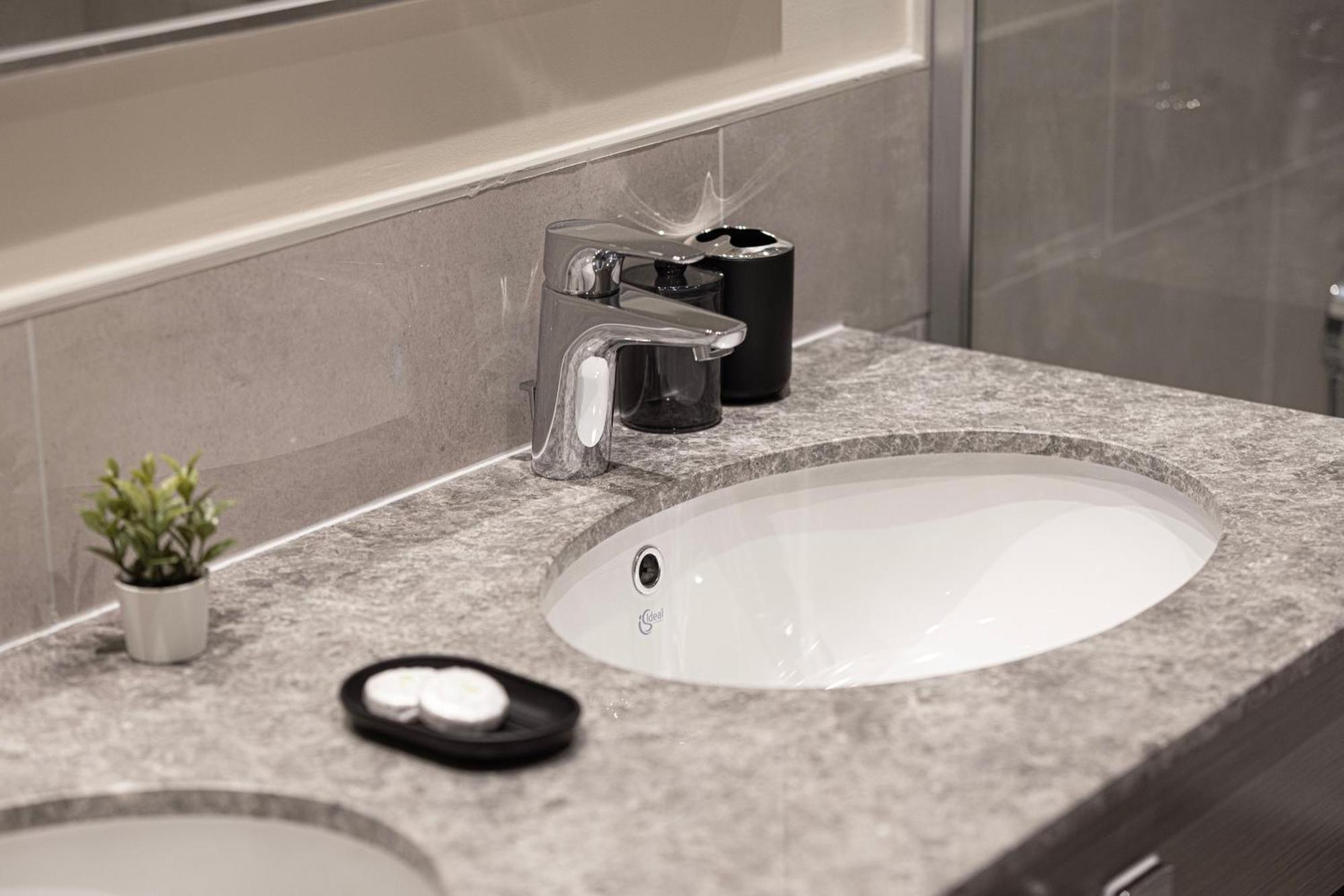 Apartment Luxe - 2br - Sea & View - 5 Min To Mall