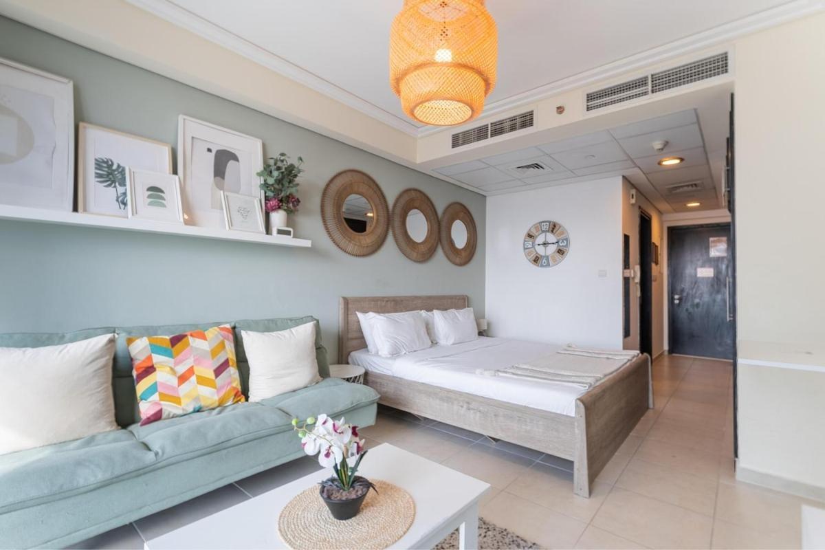 Havn - In Goldcrest Views, Jlt Apartment