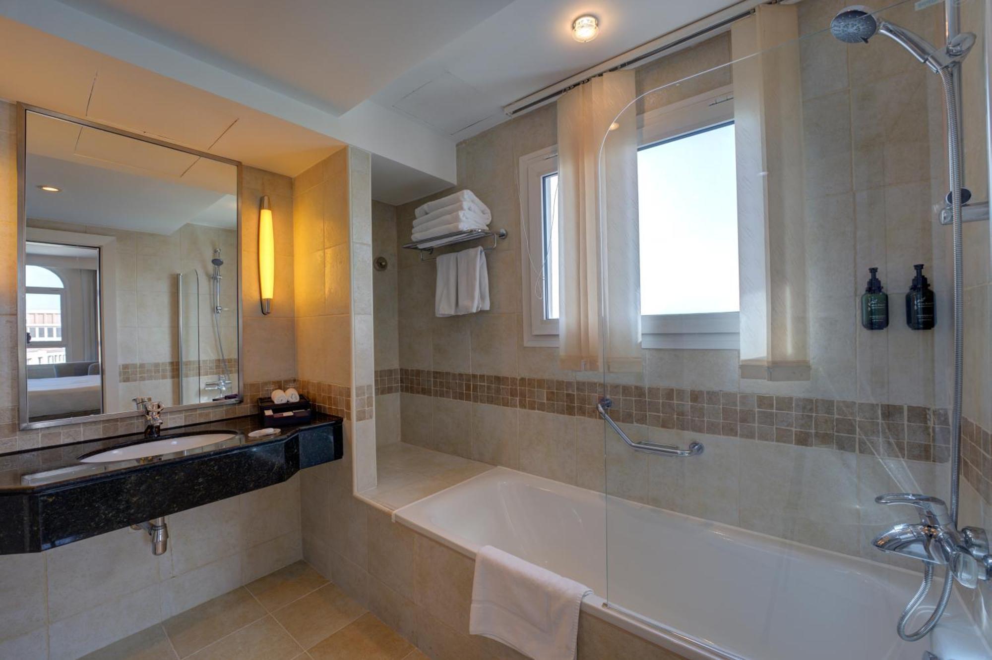 Millennium Lakeview Formerly Copthorne Lakeview 4*