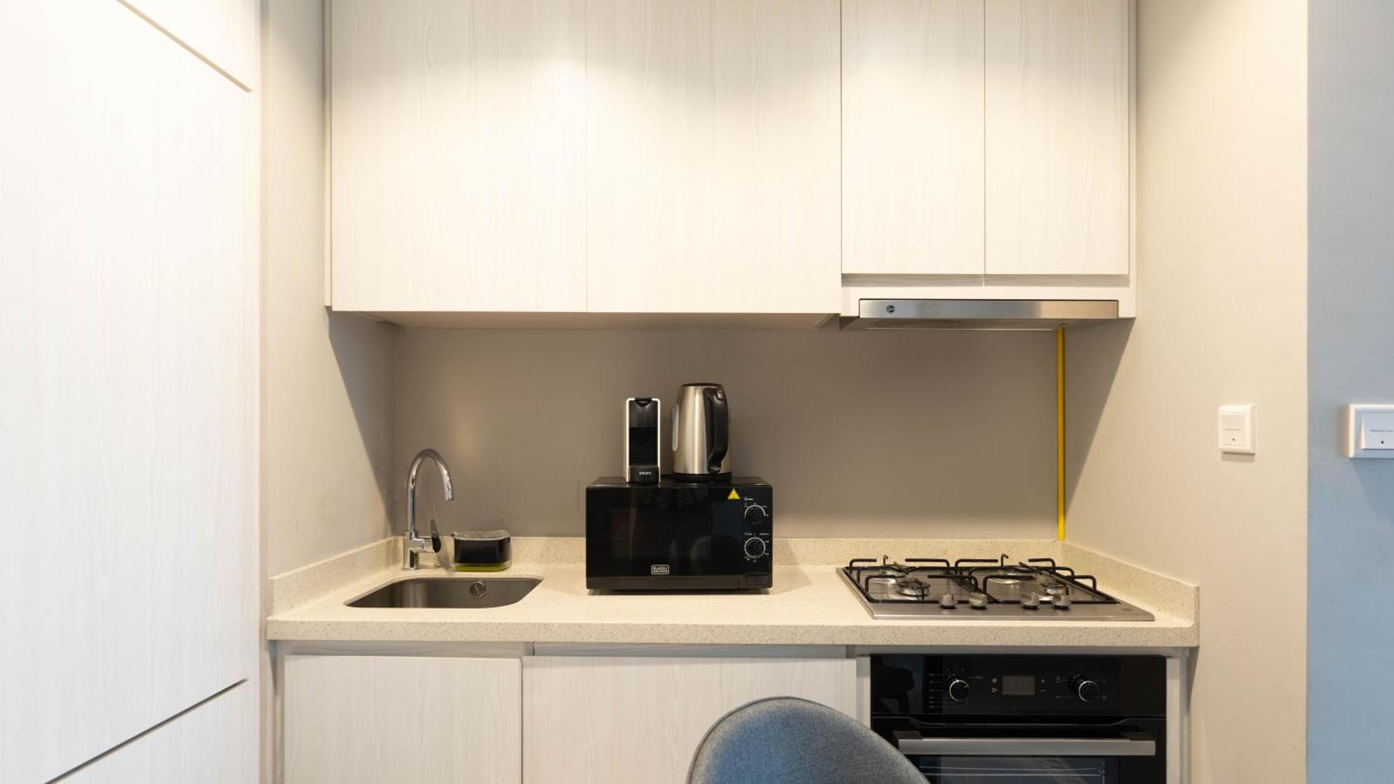 Apartment Keyrock Living - Lakeview Retreat In Business Bay *