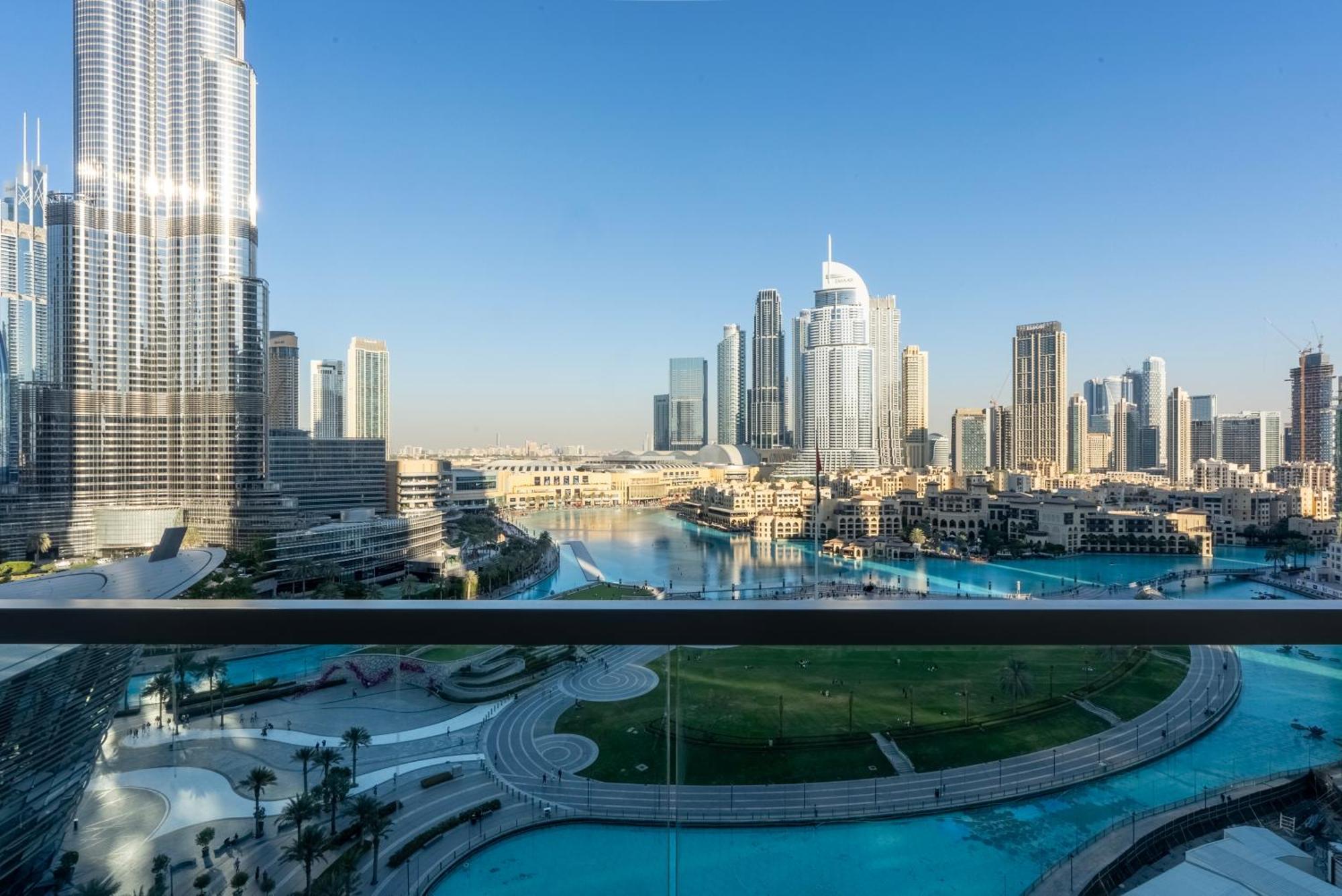Downtown Luxury - Stunning Burj Khalifa & Fountain Views - 5 Minutes Walk To Mall Apartment *